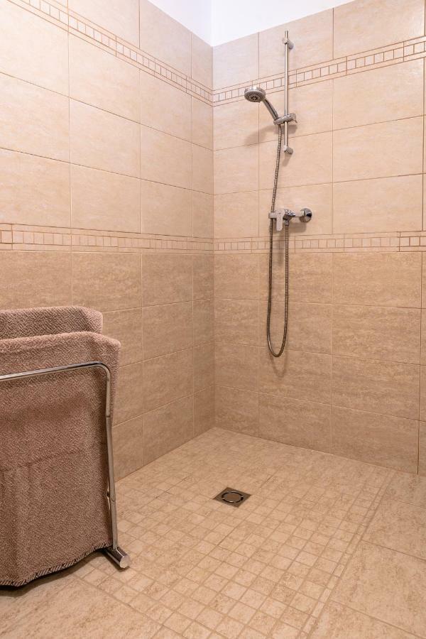 RÁBA Apartman Sárvár Exterior foto