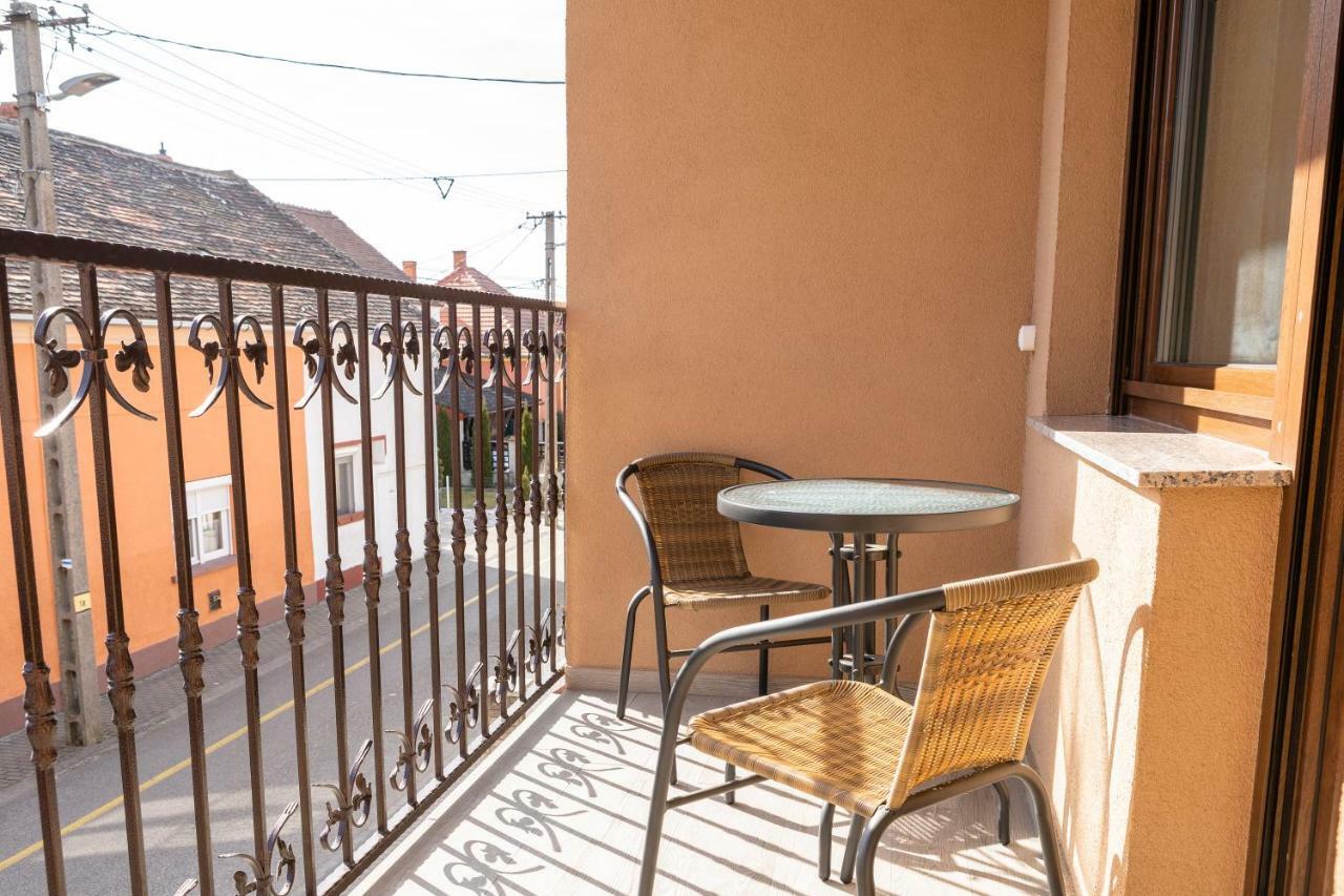 RÁBA Apartman Sárvár Exterior foto